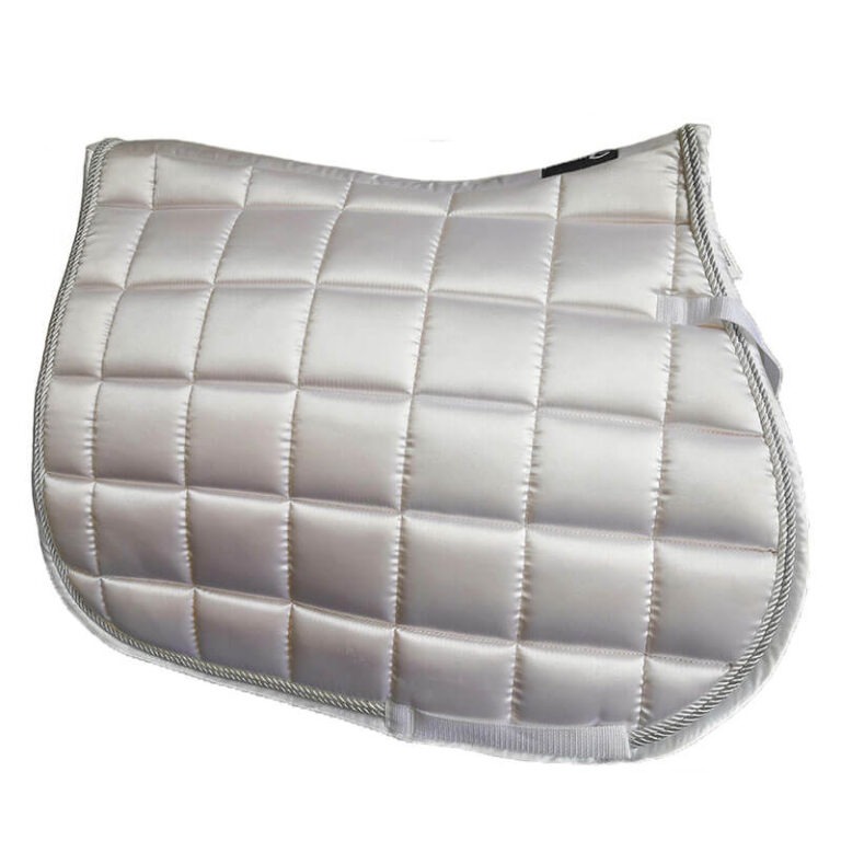 white saddle pad